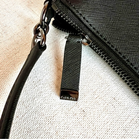 Calvin Klein small shoulder bag - Picture 4 of 9